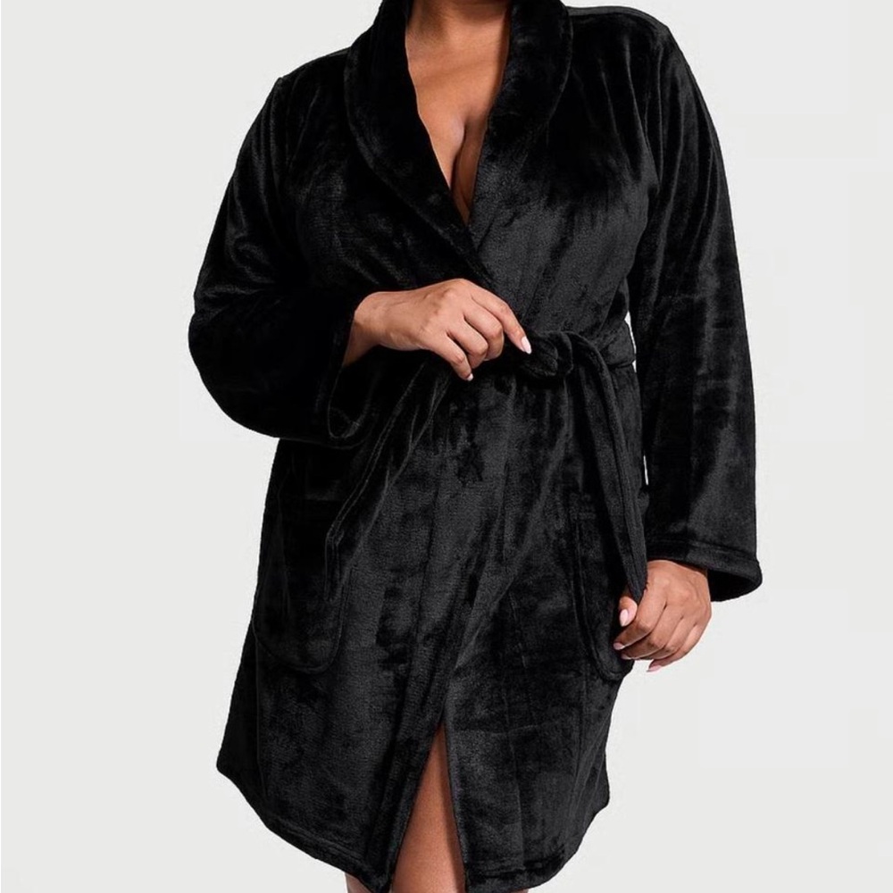 PINK Victoria's Secret Luxurious Black Robe